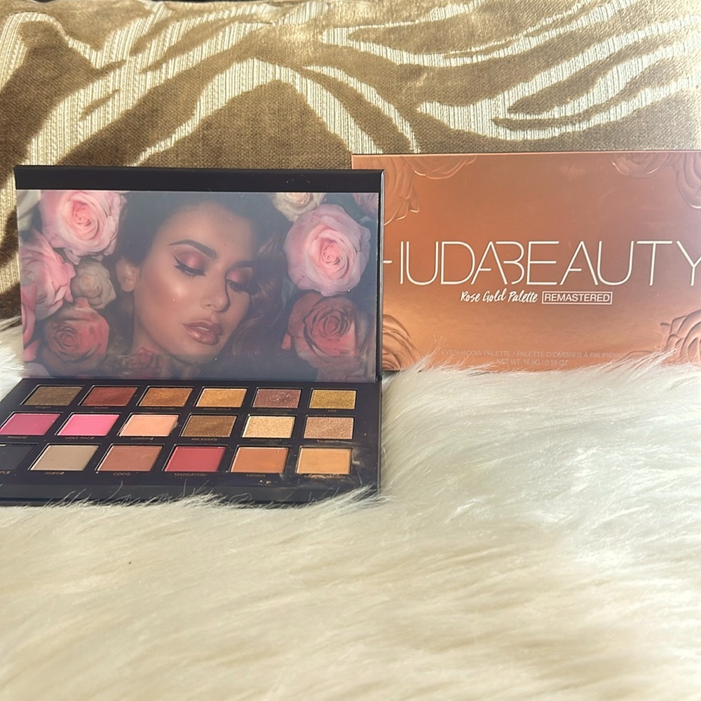 HUDA BEAUTY Eye Shadow Palette Multi Color